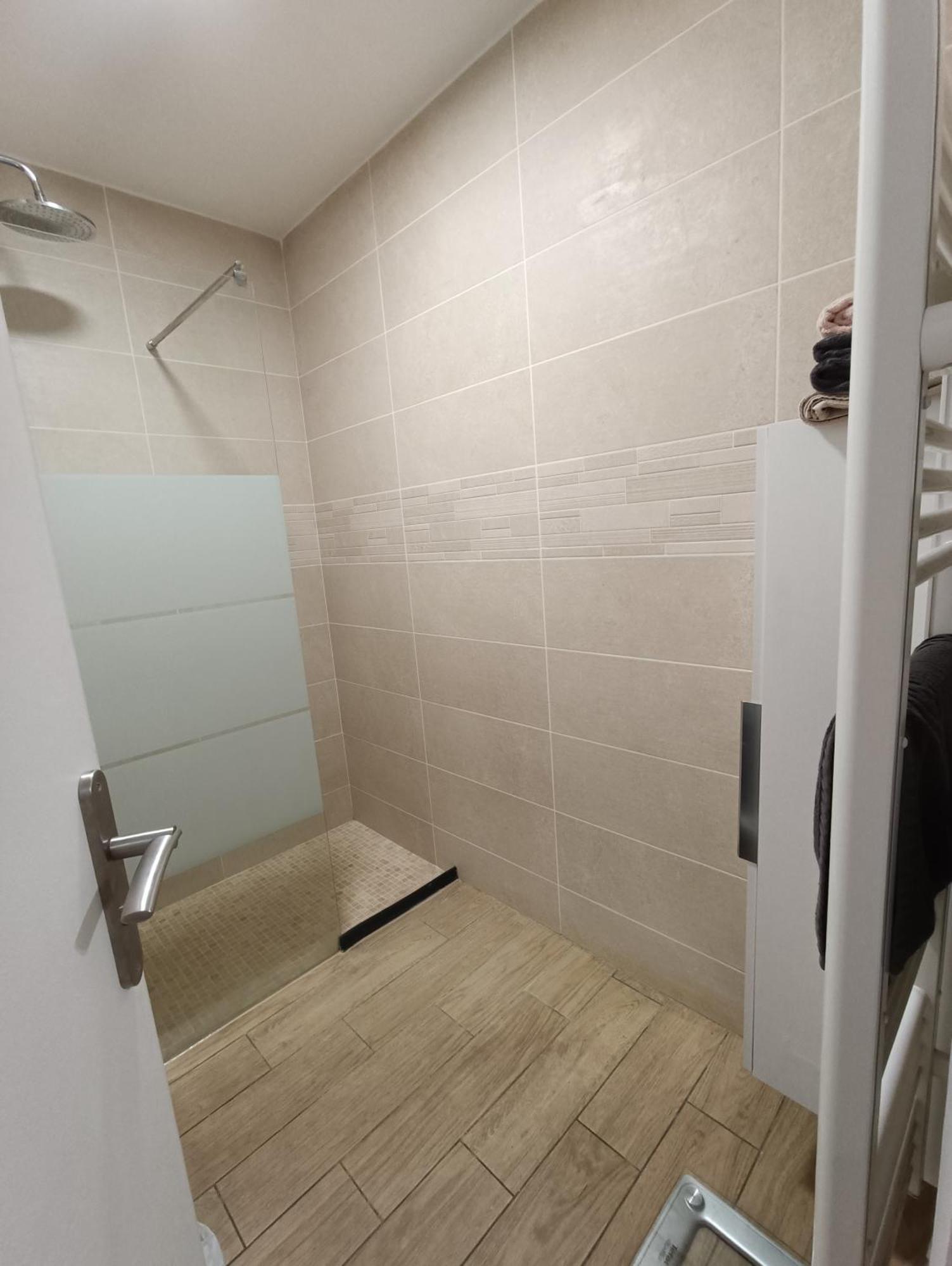 Appartements Et Studio Renoves En 2022, Intra Muros Avignone Esterno foto