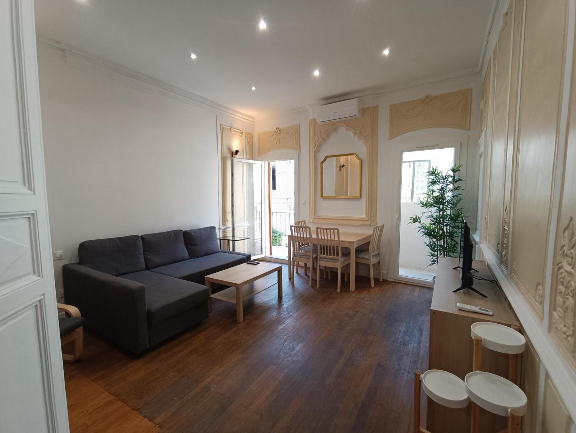 Appartements Et Studio Renoves En 2022, Intra Muros Avignone Esterno foto