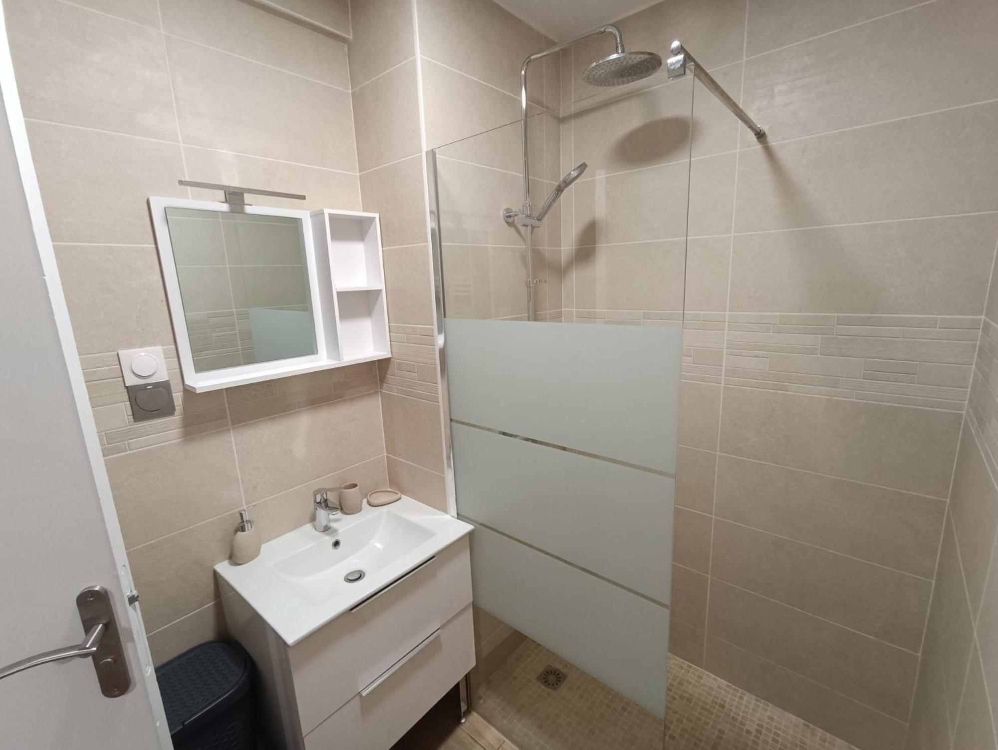 Appartements Et Studio Renoves En 2022, Intra Muros Avignone Esterno foto