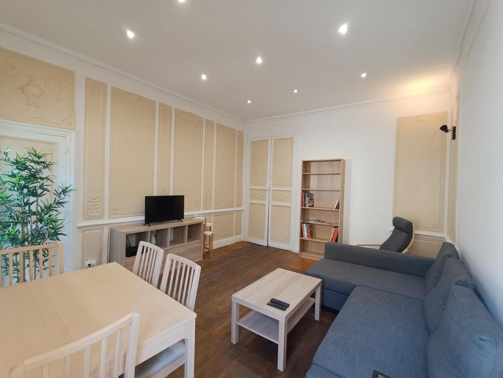 Appartements Et Studio Renoves En 2022, Intra Muros Avignone Esterno foto